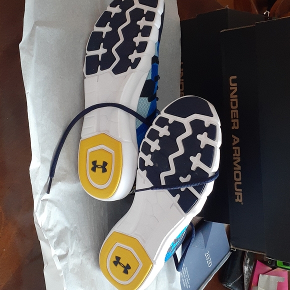 Boys Youth Under Armour BGS Destroyer Sneakers New - Picture 3 of 3